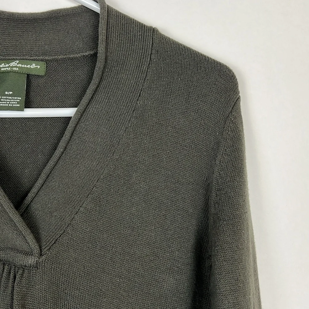 Eddie Bauer v-neck sweater long sleeve in dark army green SP - Picture 3 of 8
